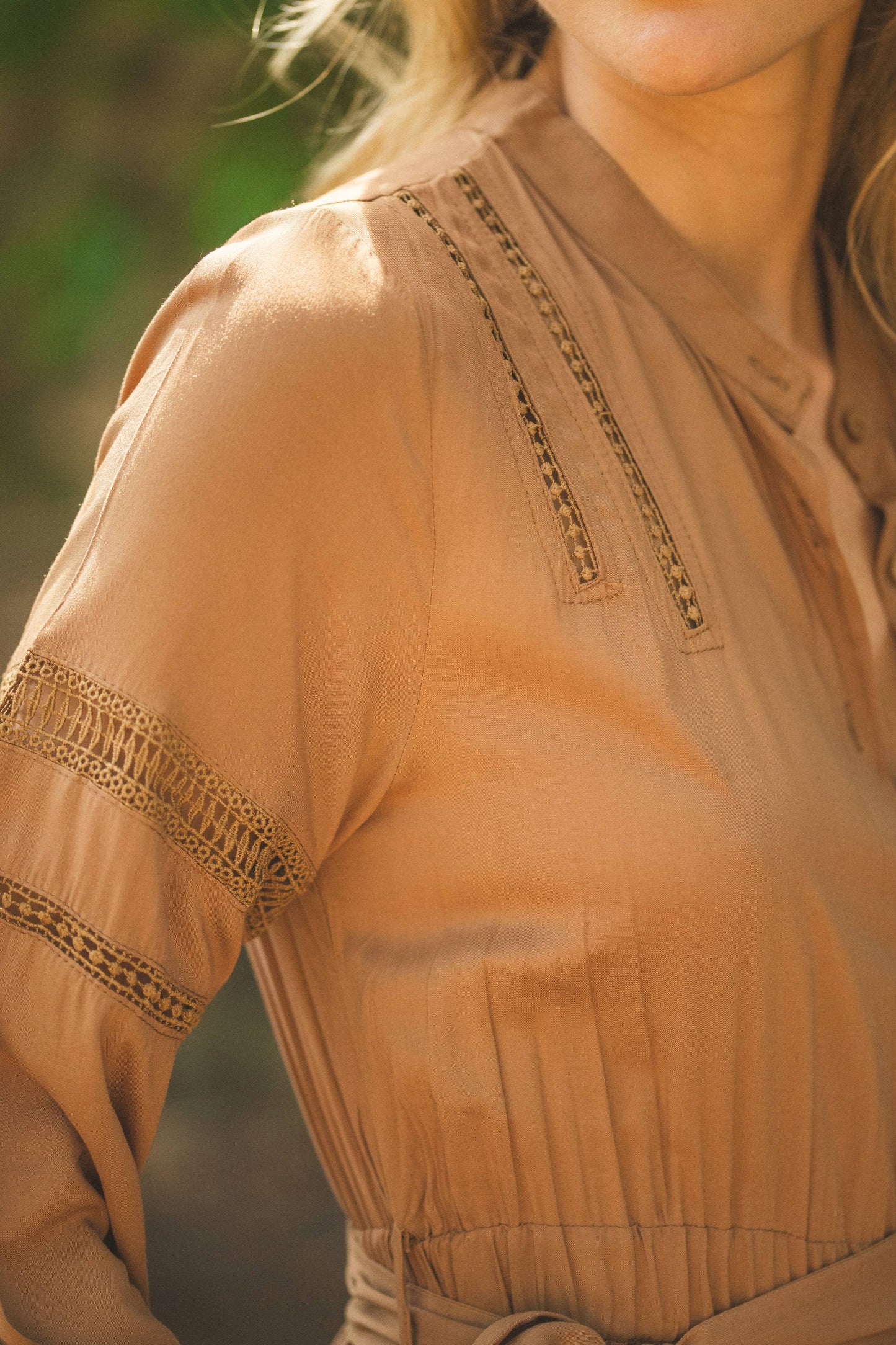 MOCHA JAYNIE MAXI DRESS