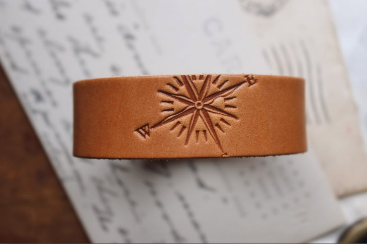 Compass Leather Cuff Bracelet: Camel Brown