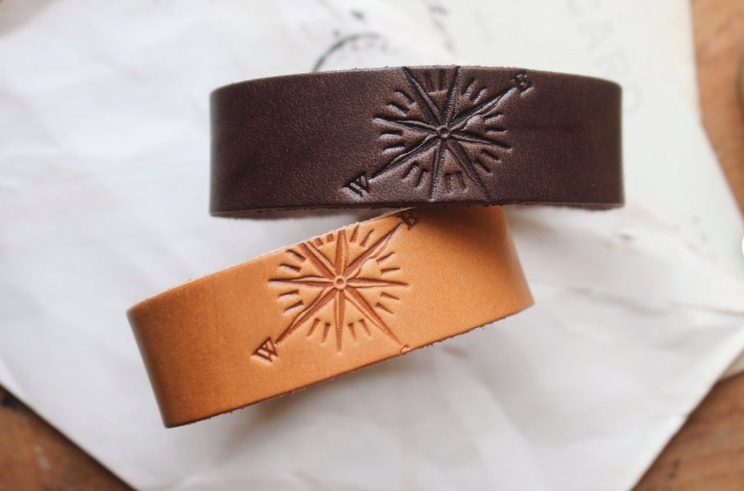Compass Leather Cuff Bracelet: Camel Brown